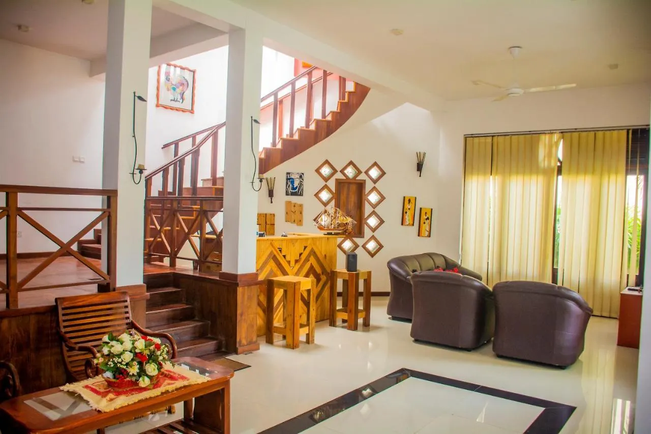 Woodnest Villas Negombo Hotel