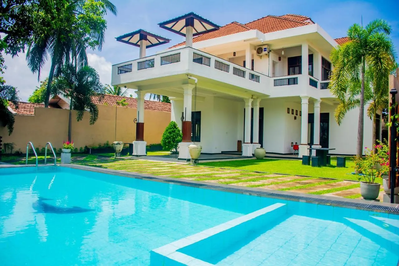 Hotel Woodnest Villas Negombo