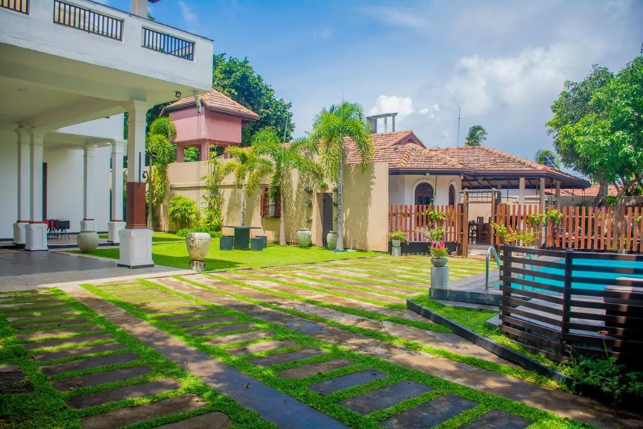 Hotel Woodnest Villas Negombo
